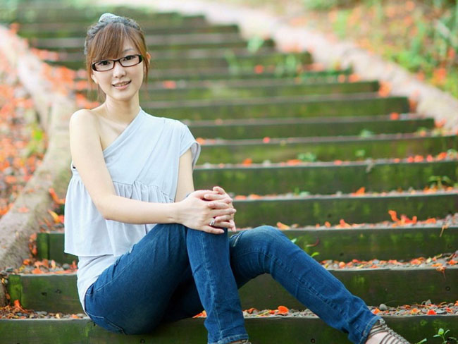 Photoshop打造甜美的粉褐色外景写真人物照片 全福编程网